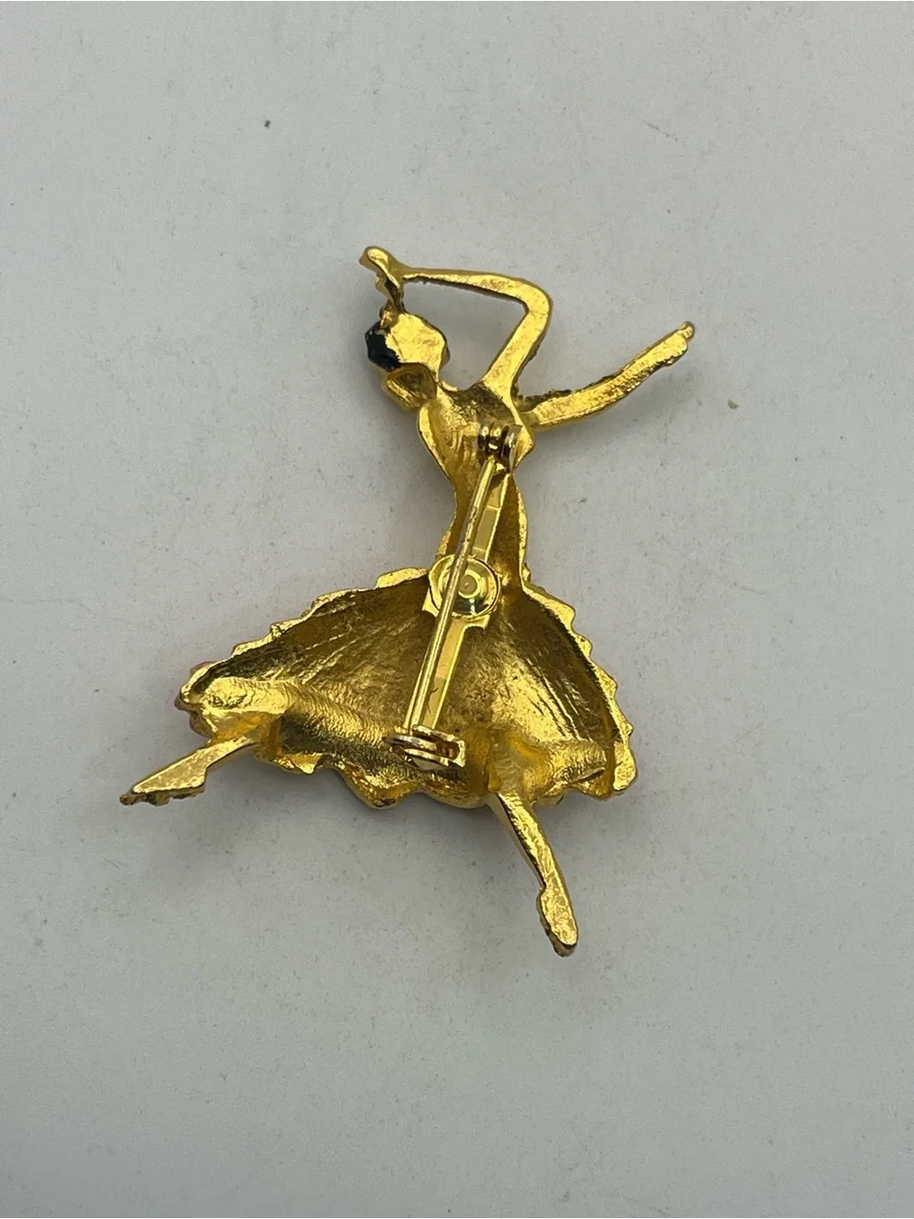 Ballerina dancer gold tone pink enamel vintage brooch pin
